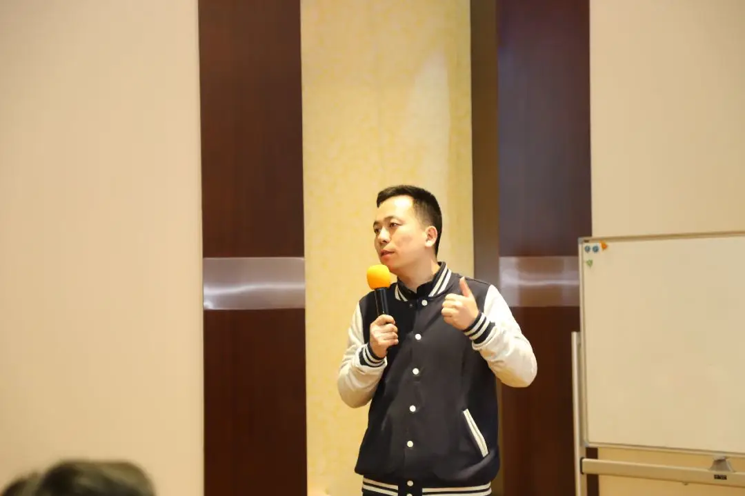 行穩(wěn)致遠(yuǎn),進(jìn)而有為!鹽津鋪?zhàn)?020年戰(zhàn)略共創(chuàng)會(huì)圓滿舉行! 行穩(wěn)致遠(yuǎn),進(jìn)而有為!鹽津鋪?zhàn)?020年戰(zhàn)略共創(chuàng)會(huì)圓滿舉行!