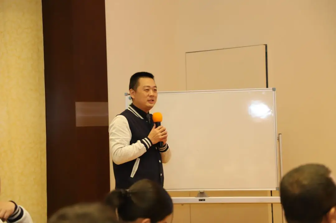 行穩(wěn)致遠(yuǎn),進(jìn)而有為!鹽津鋪?zhàn)?020年戰(zhàn)略共創(chuàng)會(huì)圓滿舉行! 行穩(wěn)致遠(yuǎn),進(jìn)而有為!鹽津鋪?zhàn)?020年戰(zhàn)略共創(chuàng)會(huì)圓滿舉行!