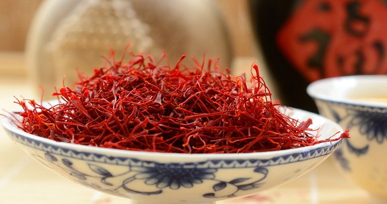 吃藏红花，调理子宫肌瘤有一套，远离妇科疾病~