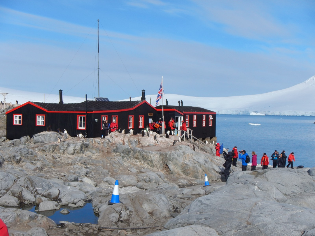 2027年3月南极探险船特价42999元起 单人可订小艇登陆航次