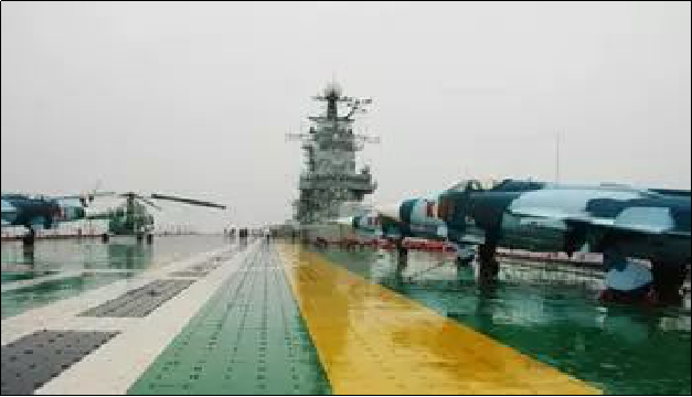 为什么航母这么难击沉？甲板到底有多厚？的图7