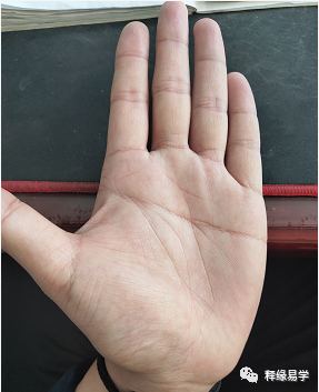 相学案例：如何从手掌看出中年事业和感情运势？【动图版】（手相怎么看自己的事业运）