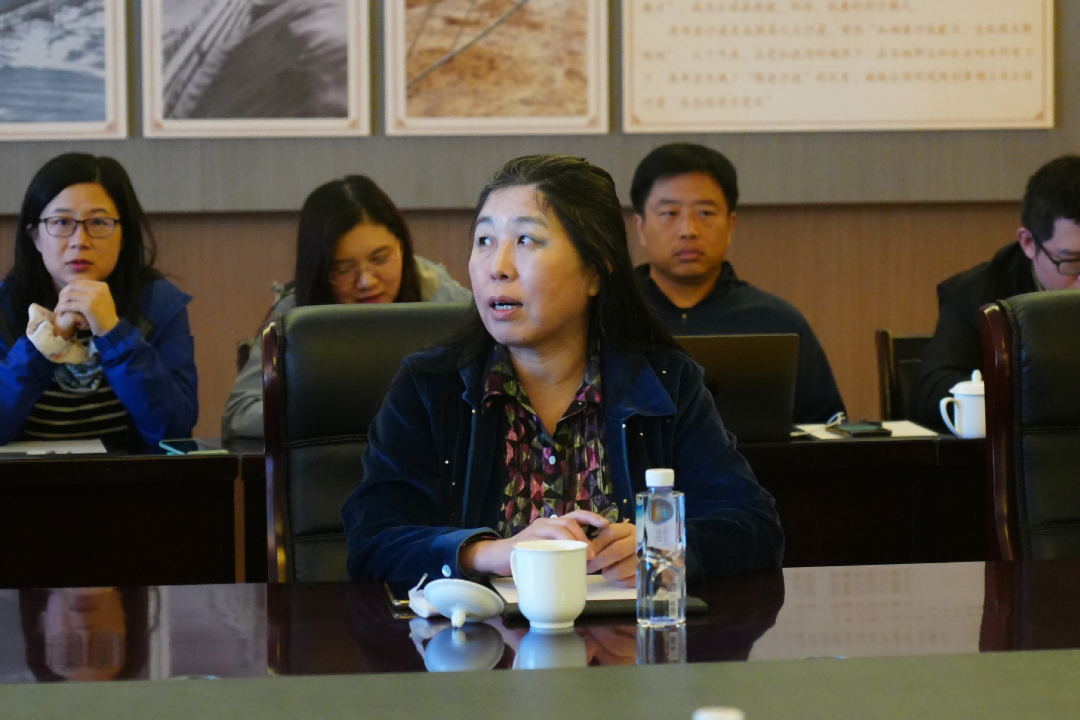 7676(左上:刘俊教授发言    右上:赵红梅教授发言左下:李坤刚讲授