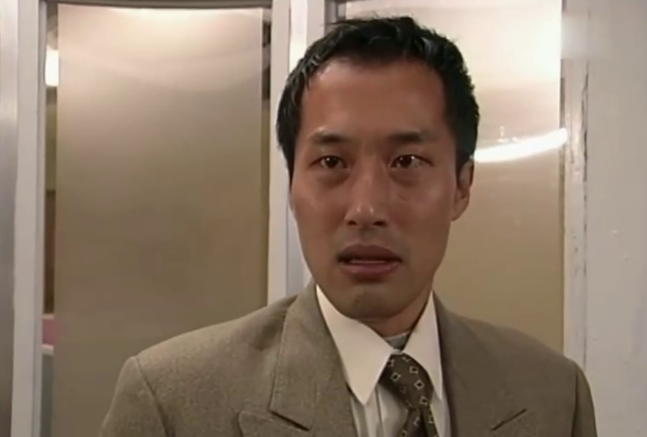 奇案ii 》播出后,在里面饰演"胡公公"的王伟梁就突然退圈消失在幕前了