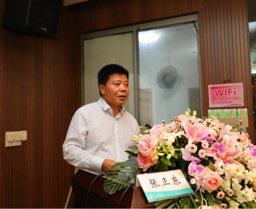 会上,南京医科大学科技处张正东处长宣读了关于设立南京医科大学护理