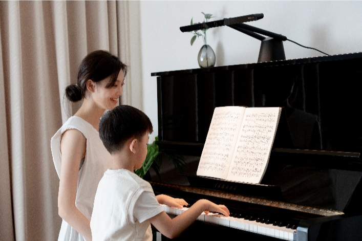 钢琴陪练:家长如何改善琴童的练琴环境