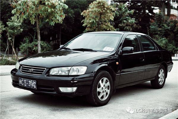 一名在校大学生人生中的第一台车 00年丰田佳美2 2l 经典老车 微信公众号文章