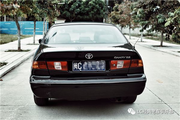 一名在校大學生人生中的第一台車，2000年豐田佳美2.2L 汽車 第4張