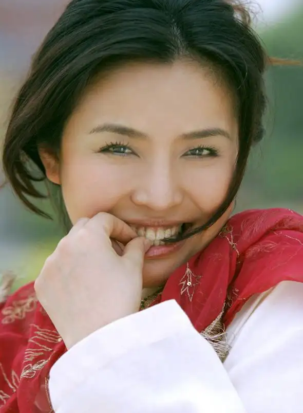 艳压四方的刘亦菲,也没能赢她