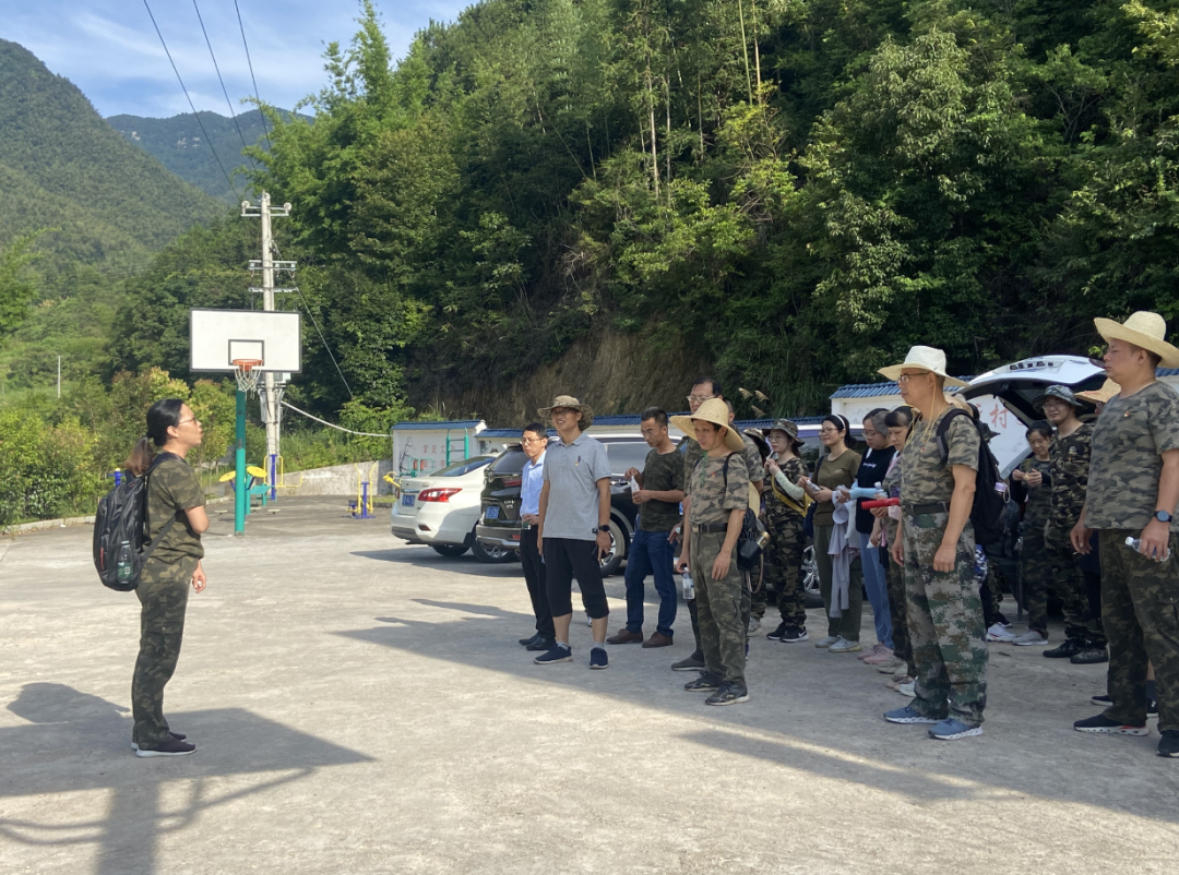 學黨史悟思想辦實事開新局上猶縣政府辦開展重走紅軍小道現場教學活動