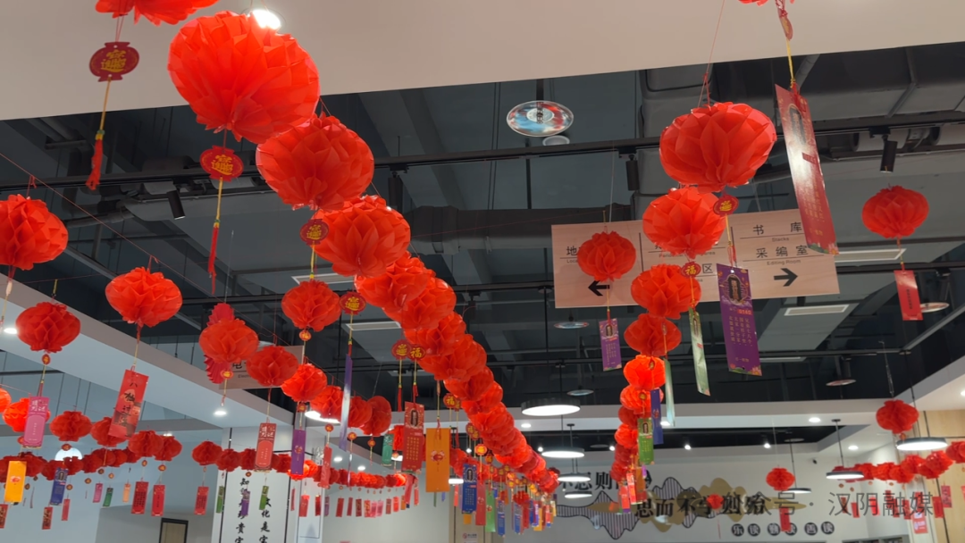 点小心子的亮孩桔灯