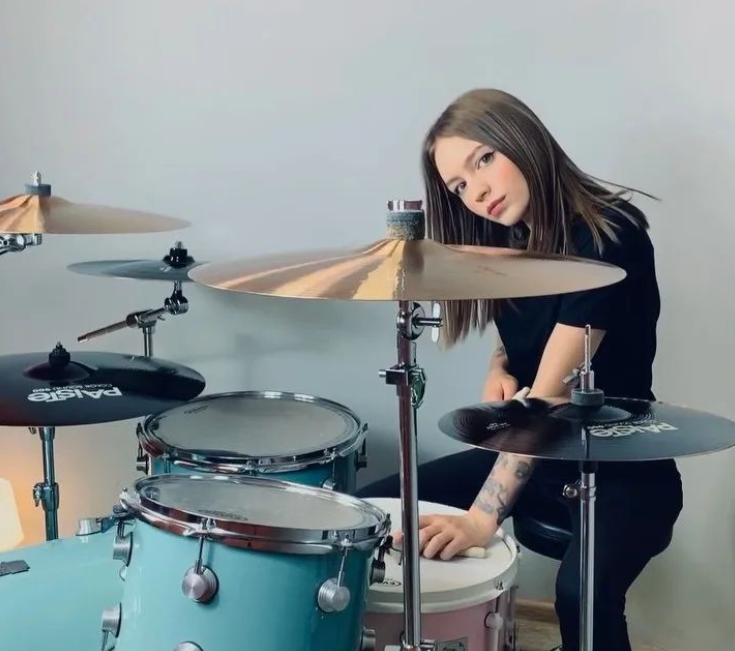 avatar海星王 | 女鼓手kristina rybalchenko架子鼓精彩演奏!