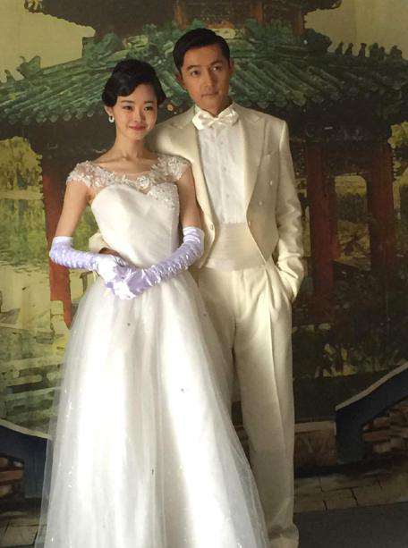 她在《伪装者》中饰演的于曼丽,风情万种,却又不失单纯.