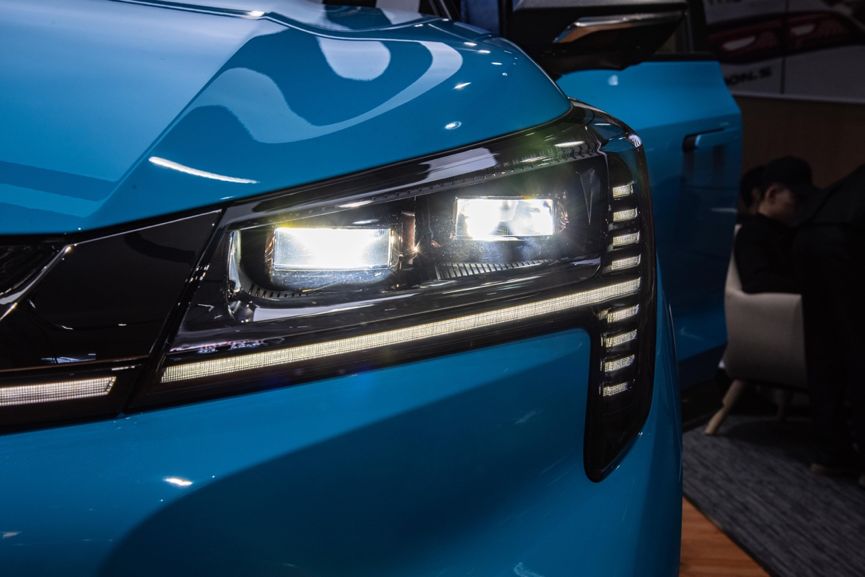 650公里续航，百公里加速3.9秒，这车内饰材质跟豪车一样！