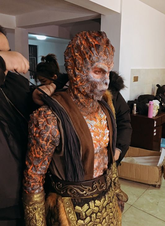 揭秘电影中特效化妆的标准流程