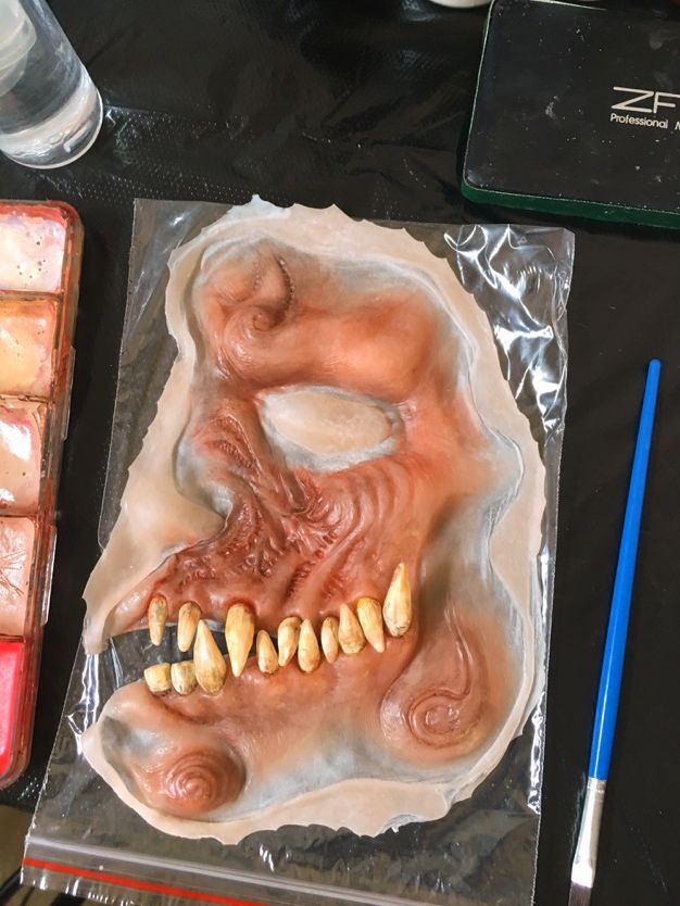 揭秘电影中特效化妆的标准流程