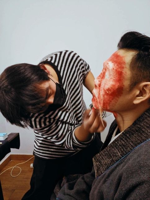 揭秘电影中特效化妆的标准流程