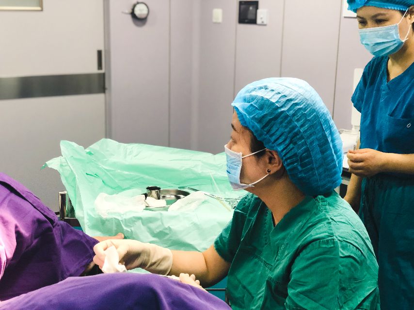 该怎样选择取卵手术?