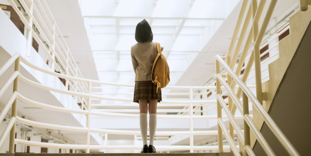 通报!公交车与货车相撞,5死10伤-微信头条网 通报!公交车与货车相撞,5死10伤