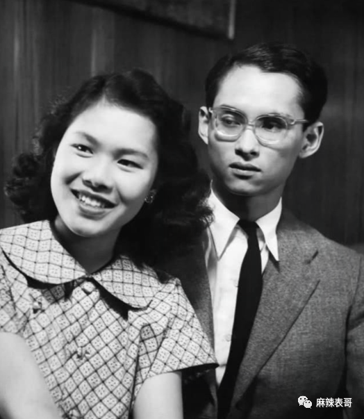 揭秘泰王5位妻子：最美王妃裸爬喂狗，曾是脱衣舞女（组图） - 5