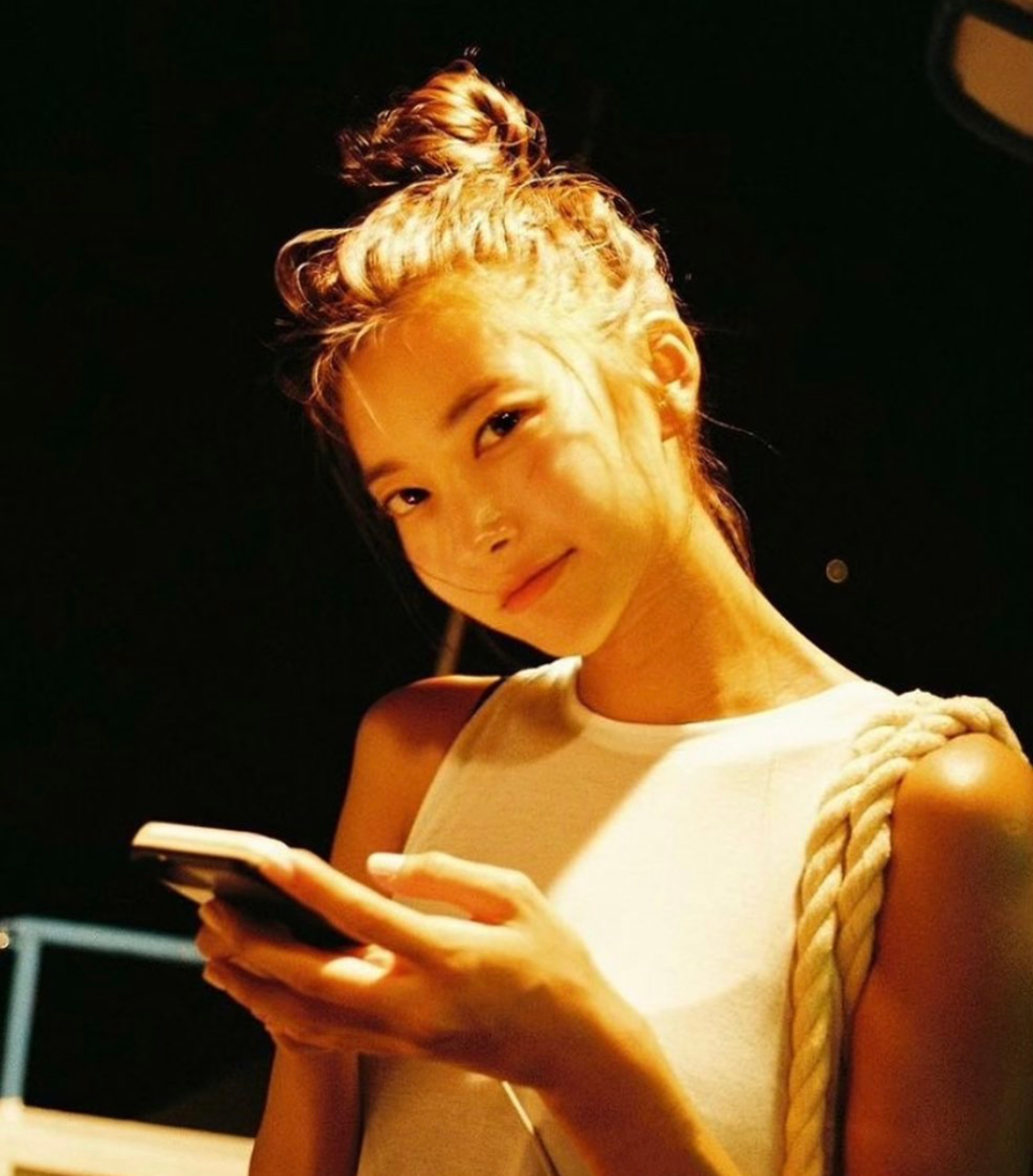 《if you love me》ns允智&朴宰范ns允智出生于1988年,2009年9月以