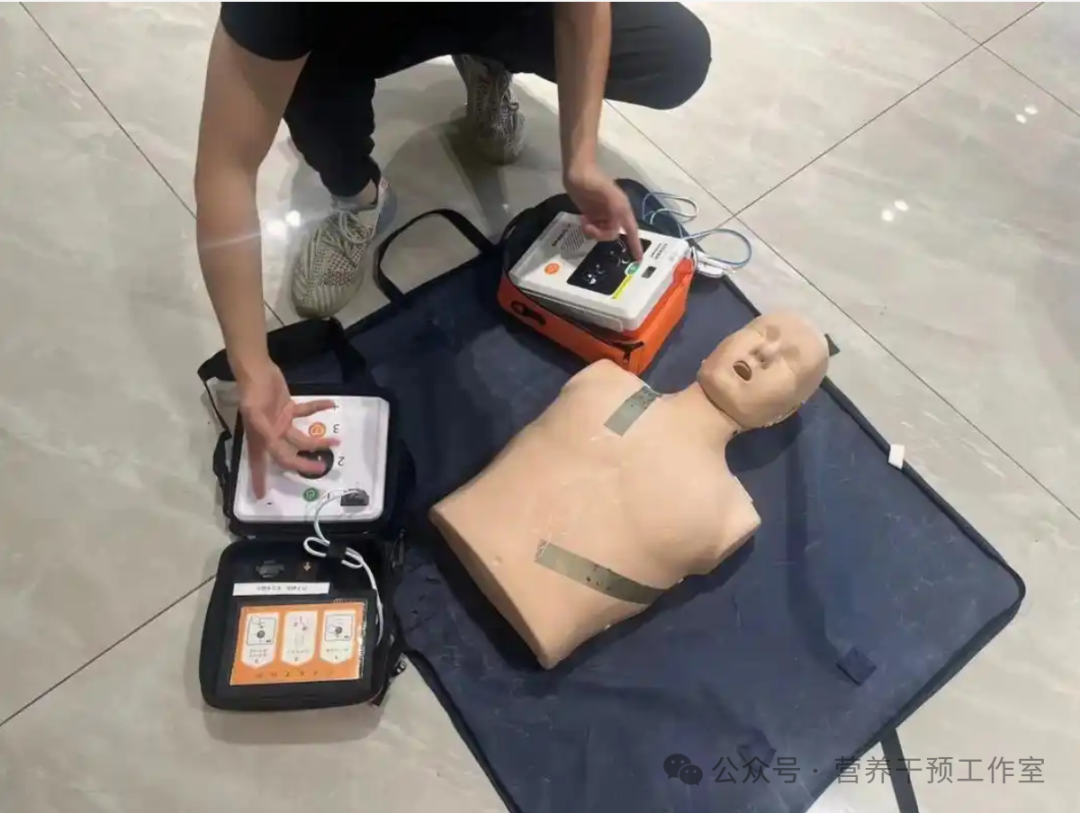 除颤仪性能有哪些经常说的救命神器除颤仪如何使用？除颤仪的15条硬货知识_https://www.jmylbn.com_新闻资讯_第3张