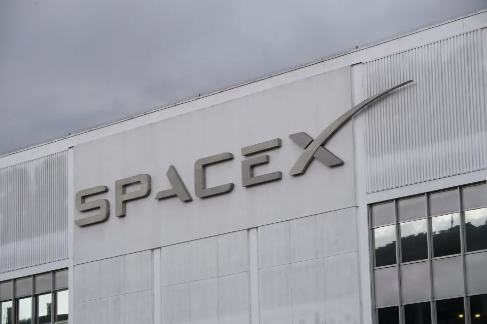 SpaceX员工实名举报老板马斯克，五人被原地解雇，律师：震惊，违反劳动法了