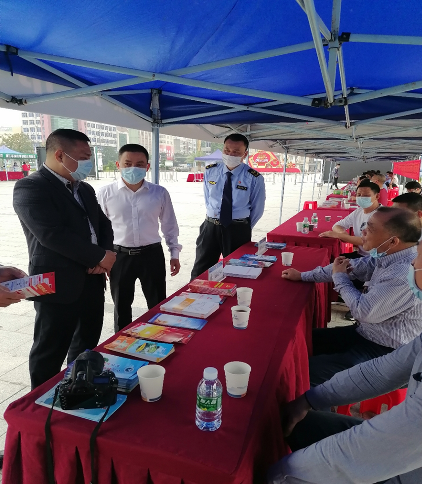 (廉江市副市长林中权,廉江市市场监督管理局局长郭毕生亲临现场指导