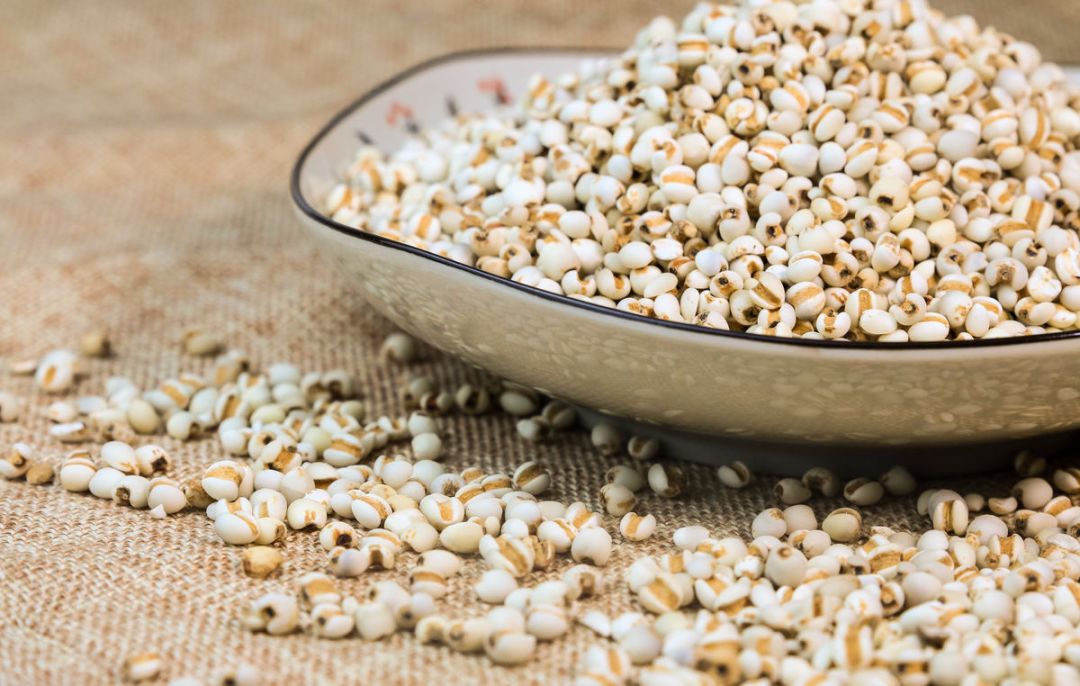 薏苡仁—健脾利湿作为水生植物,荷叶,荷梗既能清除湿浊等体内垃圾又能