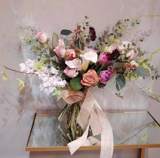 插花的秘诀 —— 花瓶