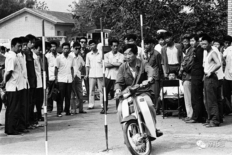 中国第一批拿到摩托车驾照的人是在什么时候 丨回顾 摩托吧 微信公众号文章阅读 Wemp