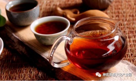 安化黑茶做深“品牌”“科技”文章