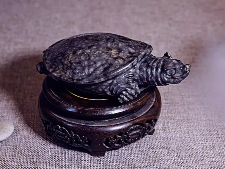 江西除了產黃蠟石，原來還產這種石，密集恐懼者慎入！