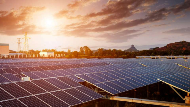 光伏也用氮化镓！英飞凌抢先进入的图1