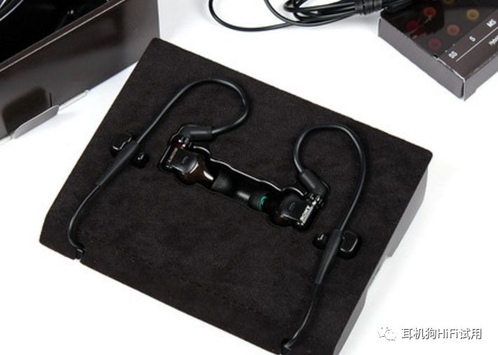 akg耳机属于什么档次_akg煲耳机专用音乐_akg耳机三星s8对比苹果7耳机