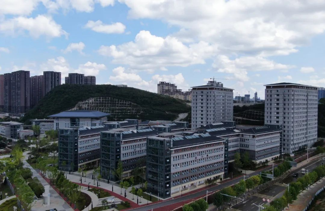 (报名截至10月27日)清镇市第一中学2023届部属师范大学公费师范毕业生