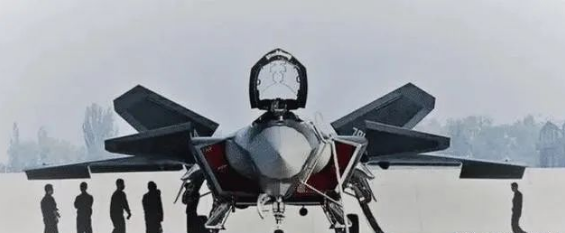 歼20技术有多难？一块玻璃20年造不出，中国攻克只用2年的图5