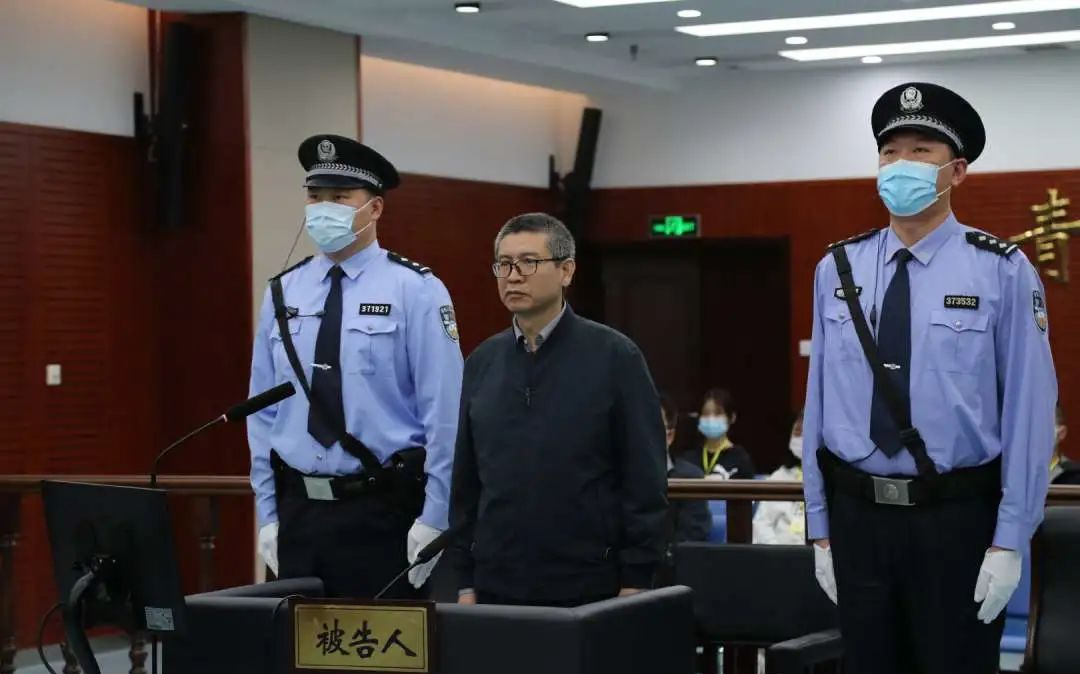 国家能源局原副局长刘宝华受审检察机关指控其受贿7073余万元