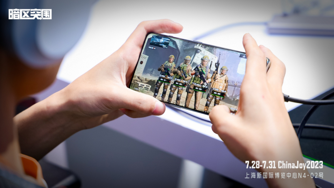 暗区突围挂怎么开