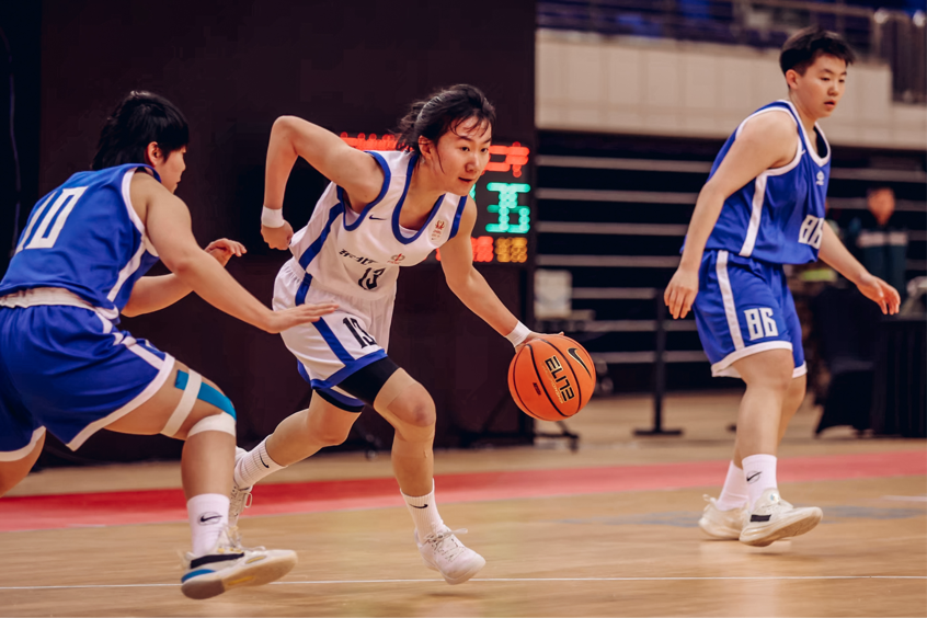 半决赛附中女篮战胜石家庄二中女篮,进入北区