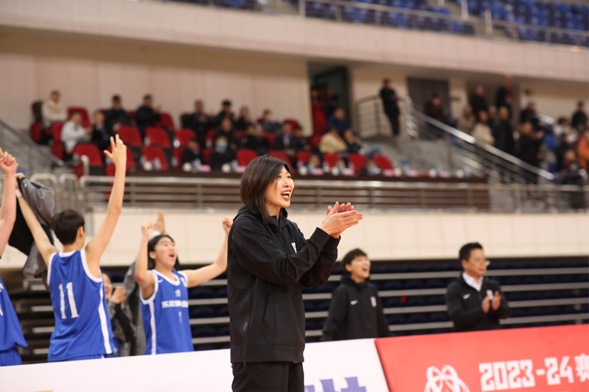 北区亚军东北师大附中女篮砥砺前行搏至无憾