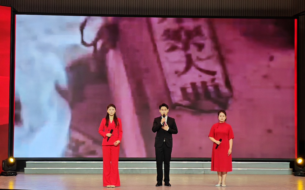 诗朗诵.jpg