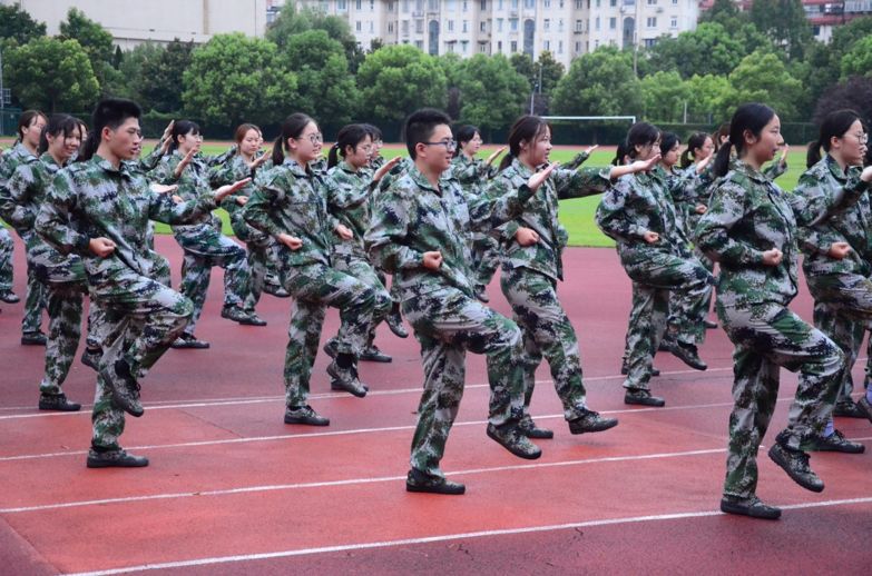 枪弹涤热血军歌咏青春 经济学院十连九月六 七日军训纪实 经生经视 微信公众号文章阅读 Wemp