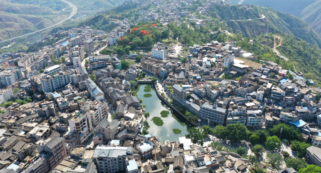 喜迎两会红河县全力打造美丽县城让群众有更多幸福感获得感