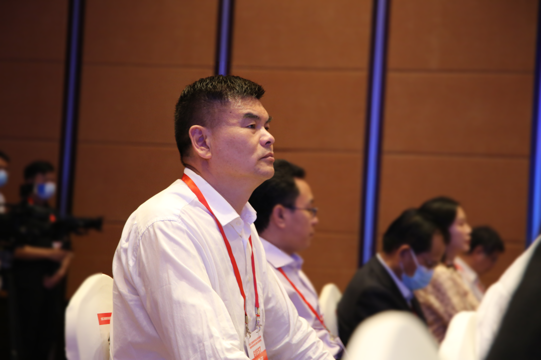 江西省委副书记、省长易炼红会见集团董事局主席金位海