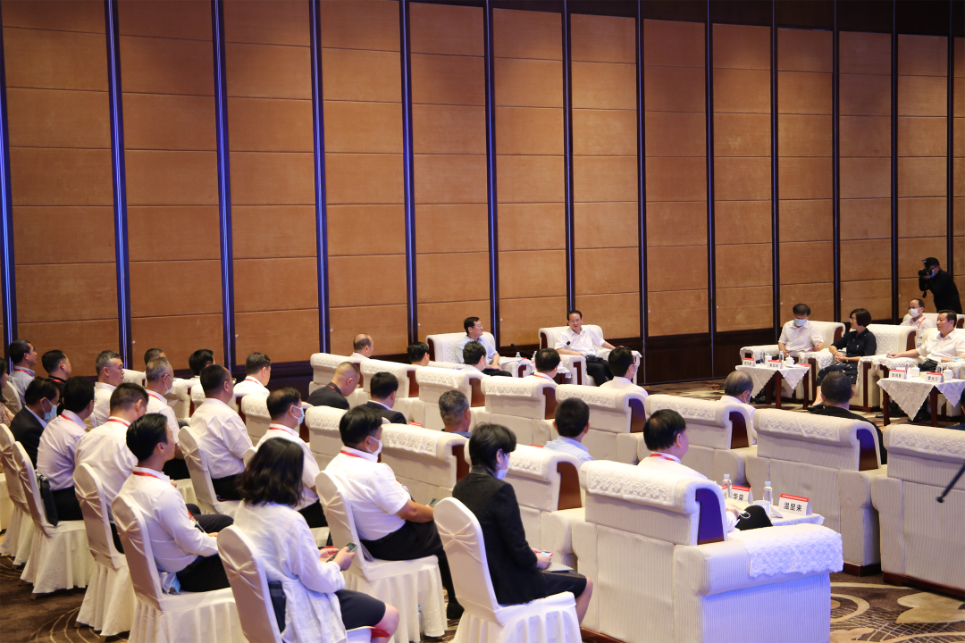 江西省委副书记、省长易炼红会见集团董事局主席金位海