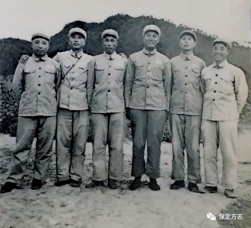 志愿军第63军第188师师长张英辉(左三,政委李真(左四,参谋长吴志远