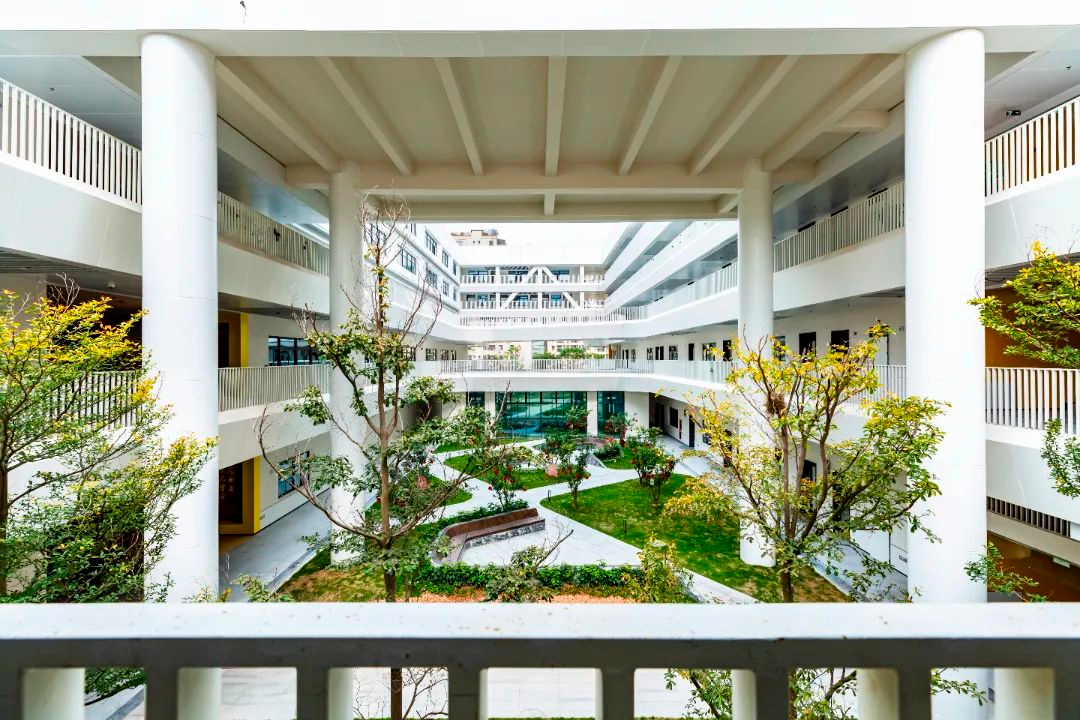 红山中学 | 开创立体的"未来校园"教育生态,打造理科见长,文理兼备的