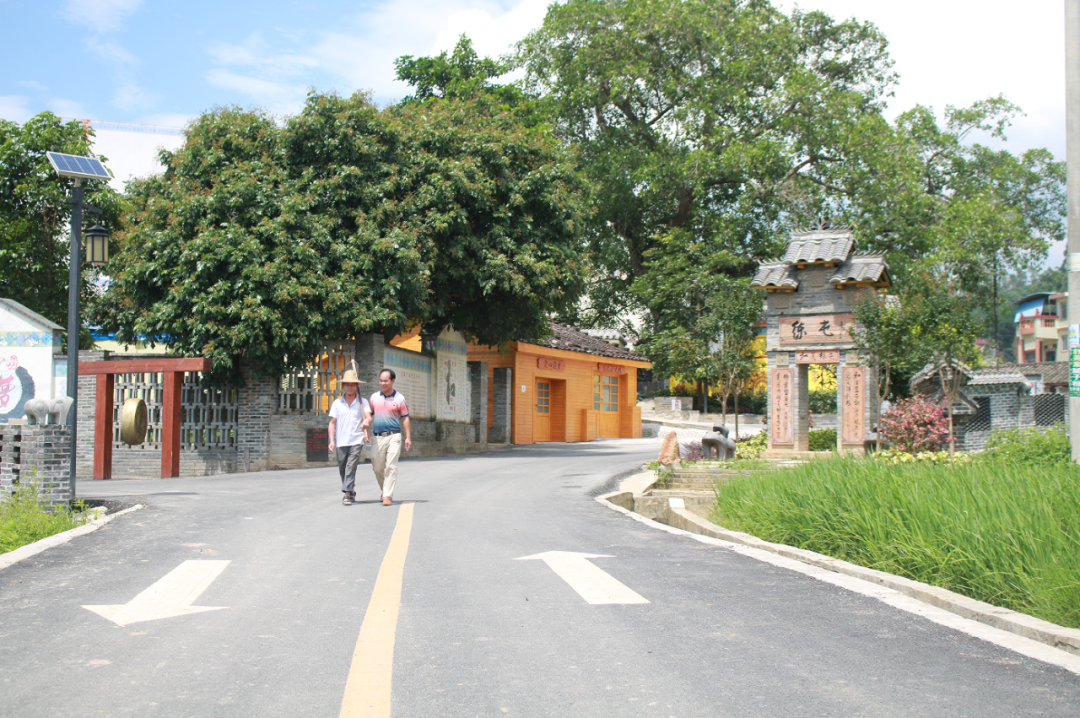 上石镇:打造乡村振兴示范点 美丽乡村展新颜