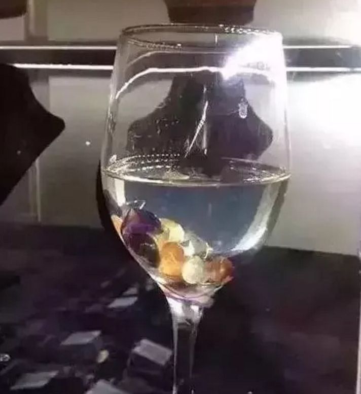 疑问：真的可以给翡翠补水吗？